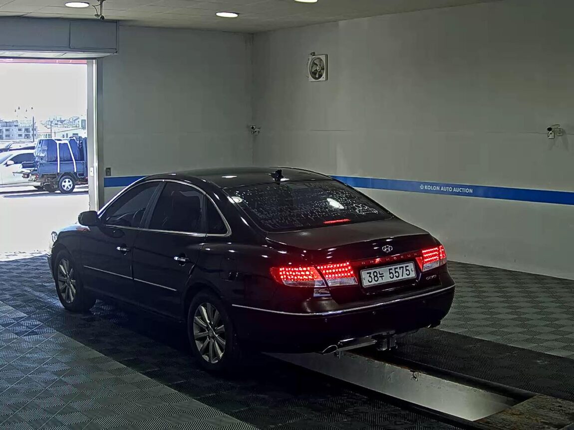 HYUNDAI GRANDEUR NEW LUXURY Q270 LUXURY 2010 - zdjęcie 6