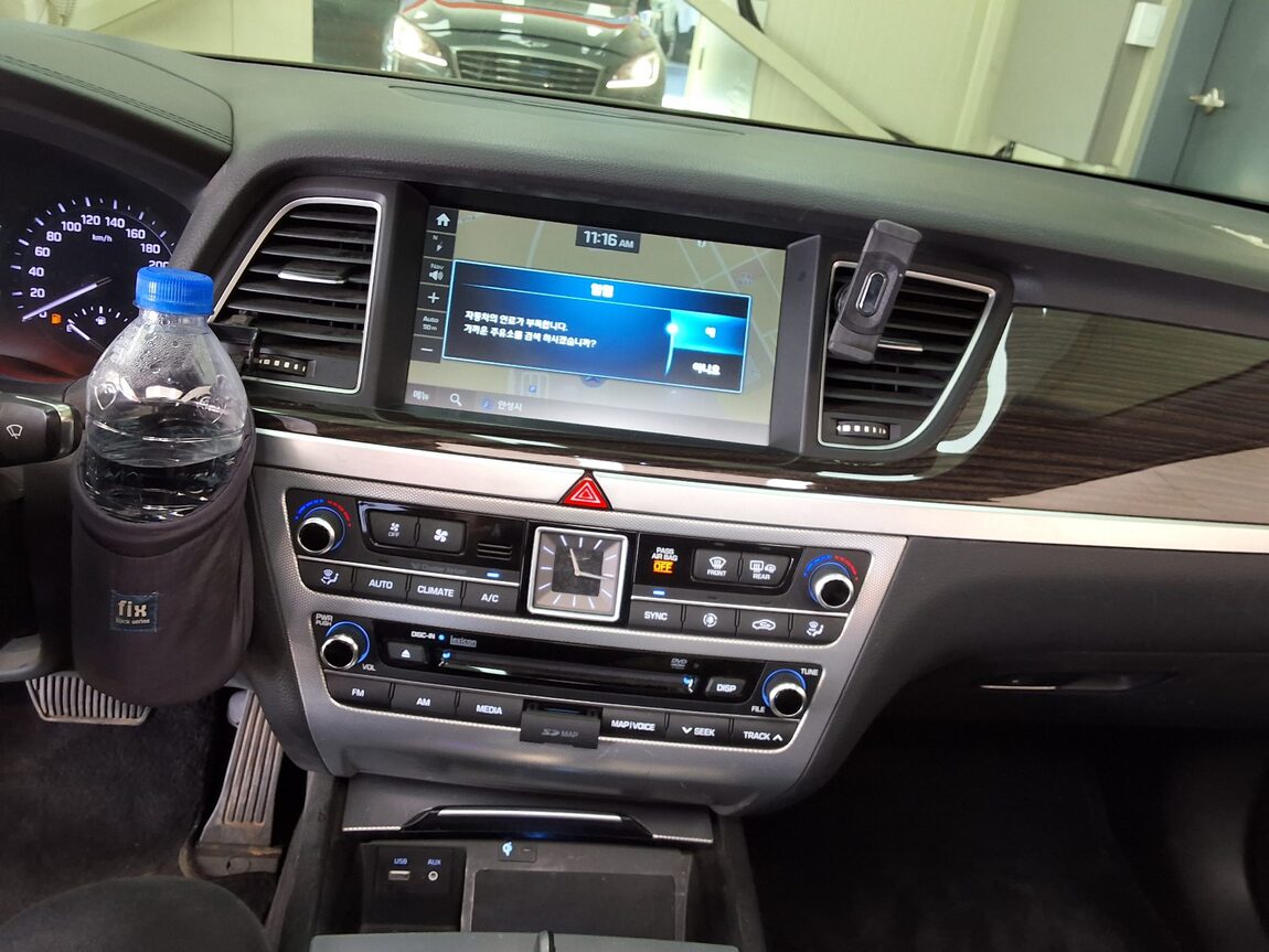 GENESIS G80 3.3 GDi AWD PREMIUM LUXURY 2018 - zdjęcie 24