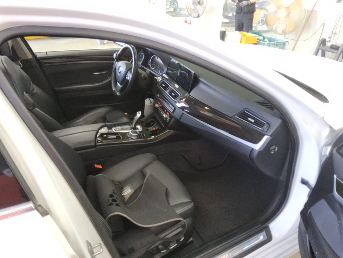 BMW 5 SERIES (6TH GEN) 520d xDRIVE LUXURY LINE PLUS 2016 - zdjęcie 14