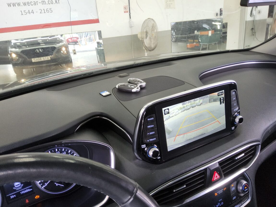 HYUNDAI SANTA FE (TM) R2.0 2WD PREMIUM 2019 - zdjęcie 17