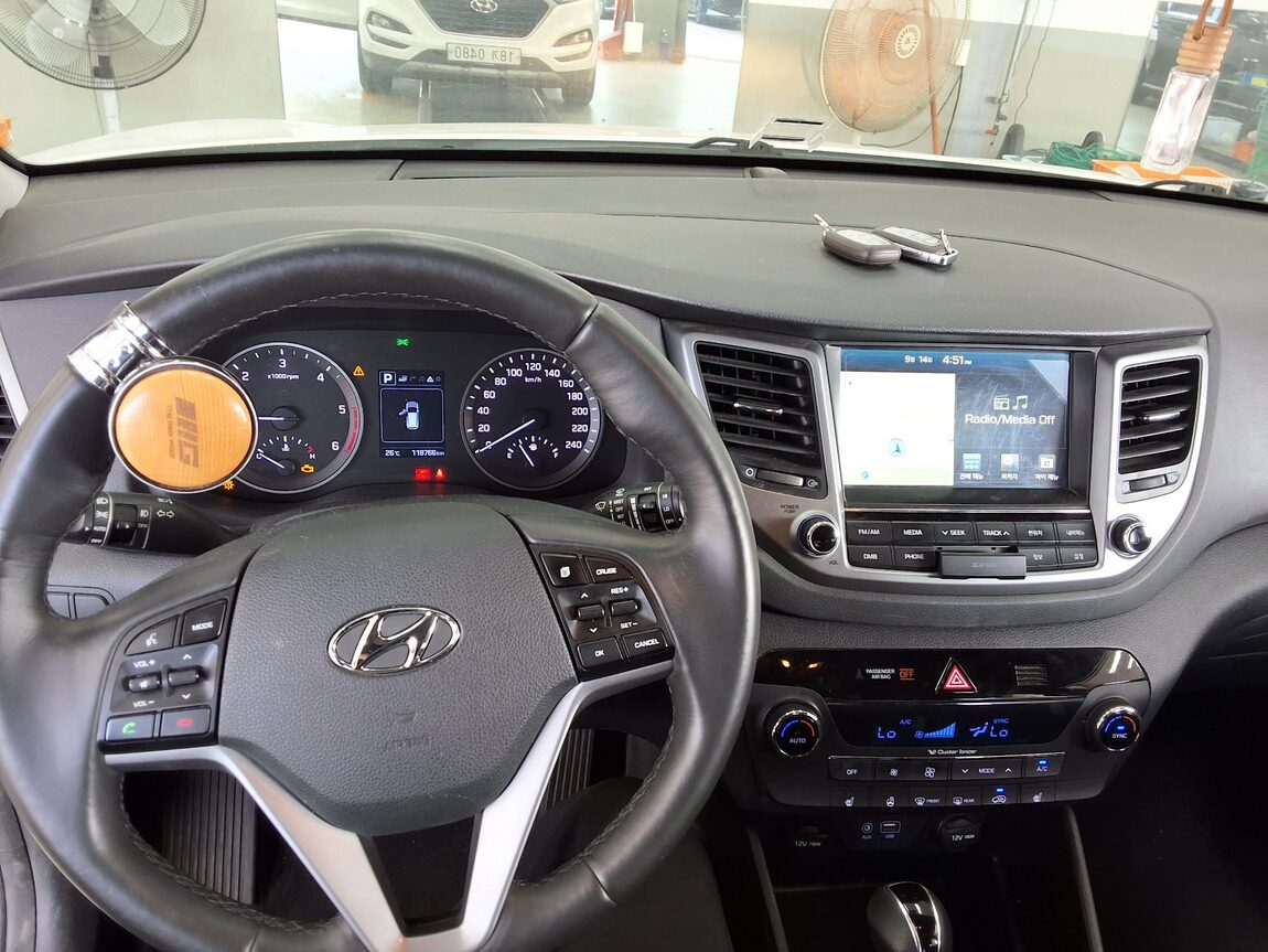 HYUNDAI ALL NEW TUCSON DIESEL 1.7 2WD MODERN 2017 - zdjęcie 18