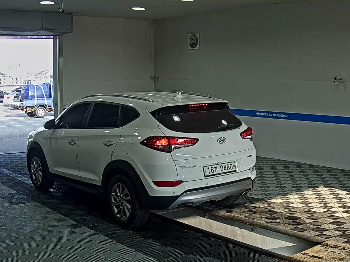 HYUNDAI ALL NEW TUCSON DIESEL 1.7 2WD MODERN 2017 - zdjęcie 6