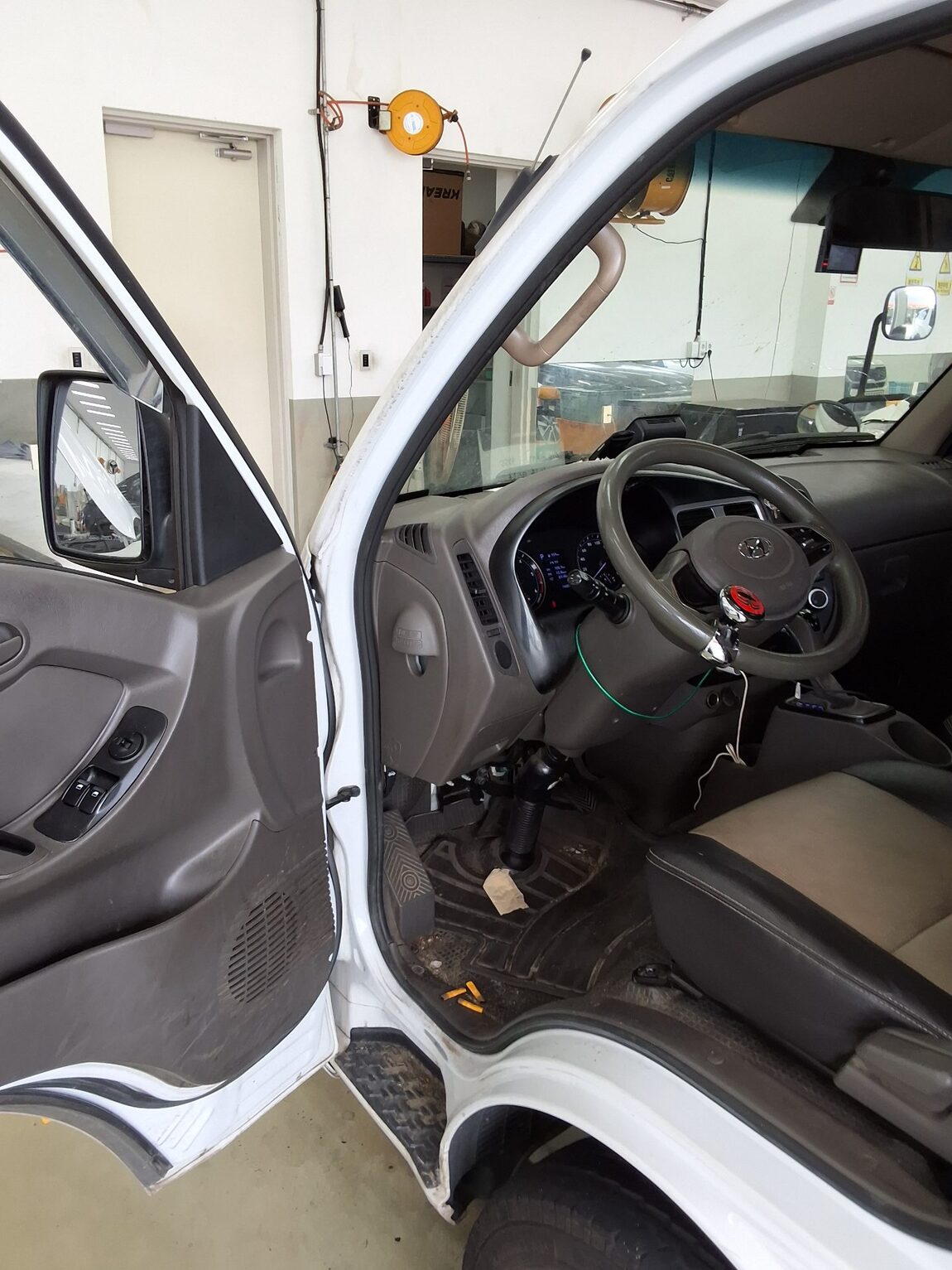 HYUNDAI PORTER II VGT STANDARD CAB EXTRA LONG WHEELBASE STYLE 2023 - zdjęcie 11
