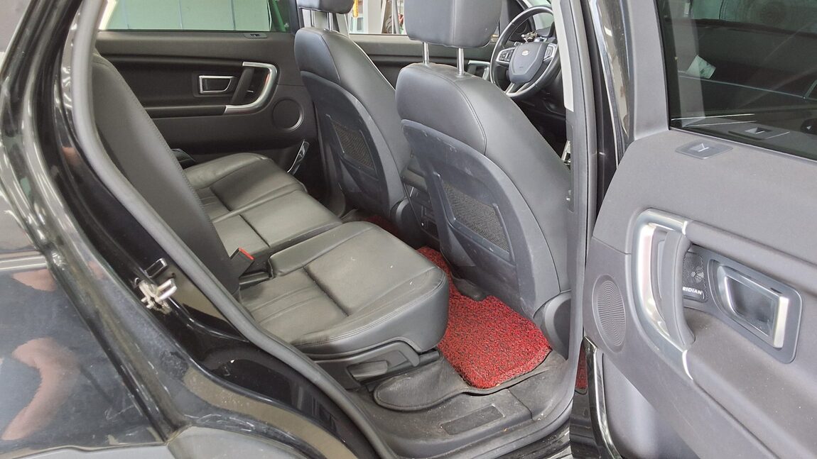 LAND ROVER DISCOVERY SPORT 2.0 TD4 SE (150PS) 2019 - zdjęcie 13