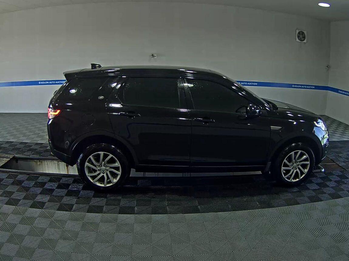 LAND ROVER DISCOVERY SPORT 2.0 TD4 SE (150PS) 2019 - zdjęcie 4