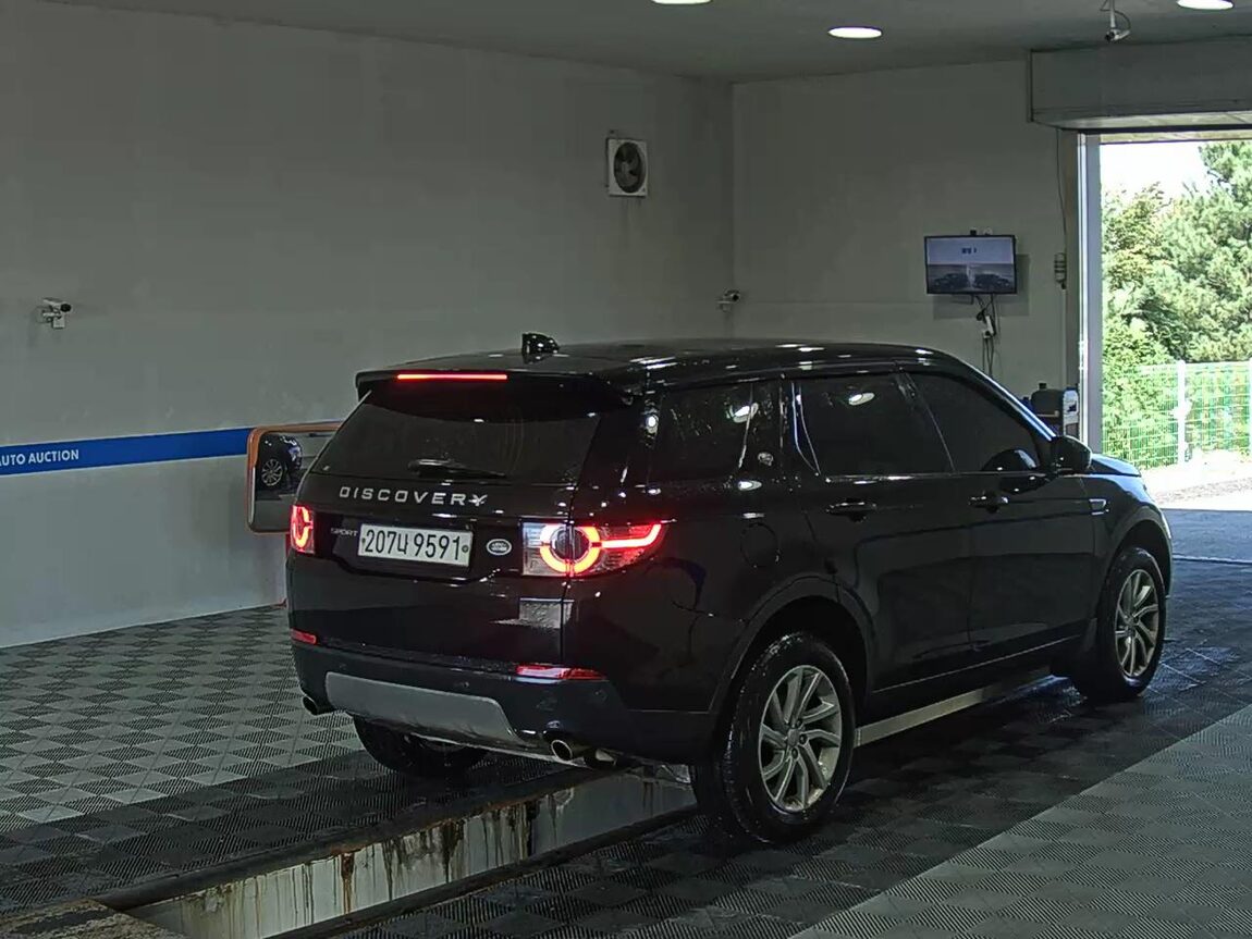 LAND ROVER DISCOVERY SPORT 2.0 TD4 SE (150PS) 2019 - zdjęcie 5