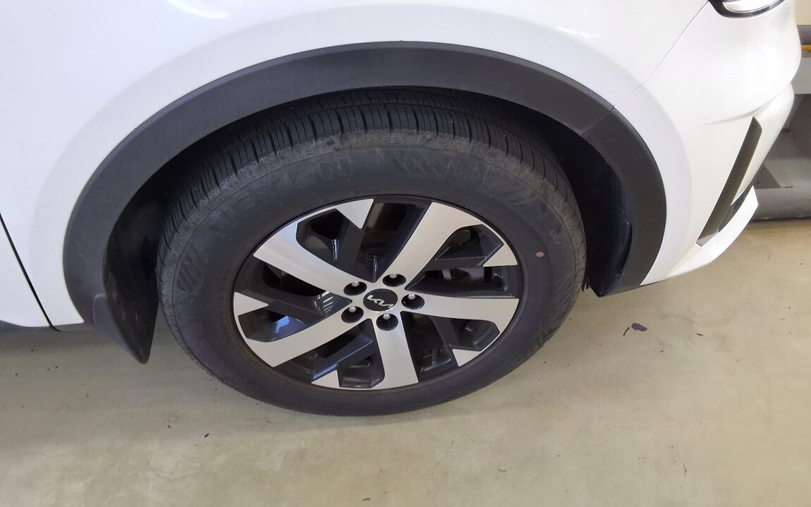 KIA NEW SORENTO (MQ4) 2.5 GASOLINE 2WD PRESTIGE 2022 - zdjęcie 25