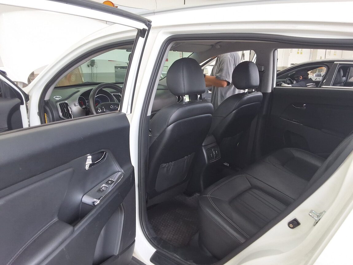 KIA THE NEW SPORTAGE R DIESEL R2.0 2WD PRESTIGE 2014 - zdjęcie 13