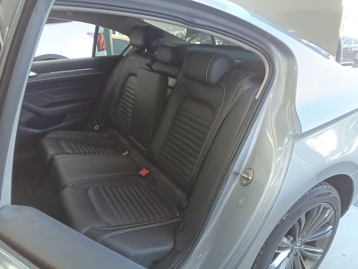 VOLKSWAGEN PASSAT GT (8TH GEN) 2.0 TDI 4MOTION PRESTIGE 2021 - zdjęcie 24