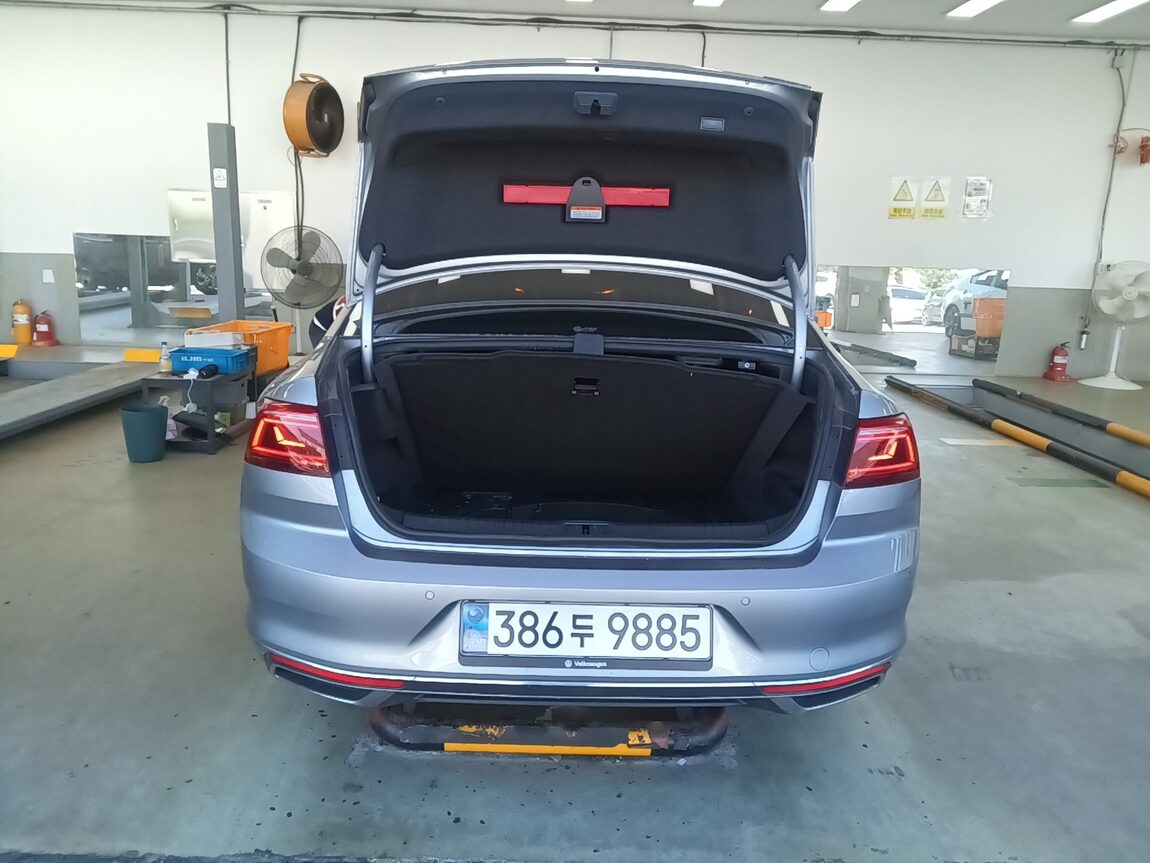 VOLKSWAGEN PASSAT GT (8TH GEN) 2.0 TDI 4MOTION PRESTIGE 2021 - zdjęcie 15
