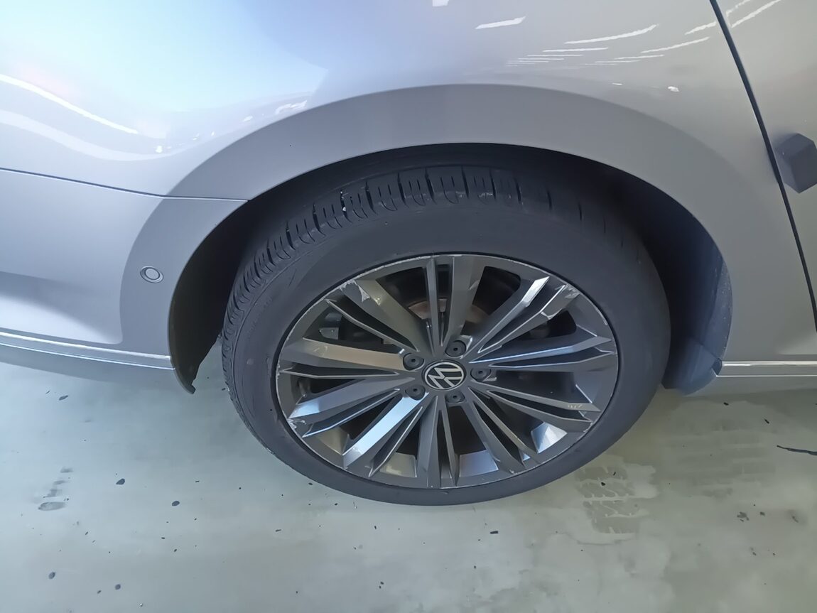 VOLKSWAGEN PASSAT GT (8TH GEN) 2.0 TDI 4MOTION PRESTIGE 2021 - zdjęcie 30