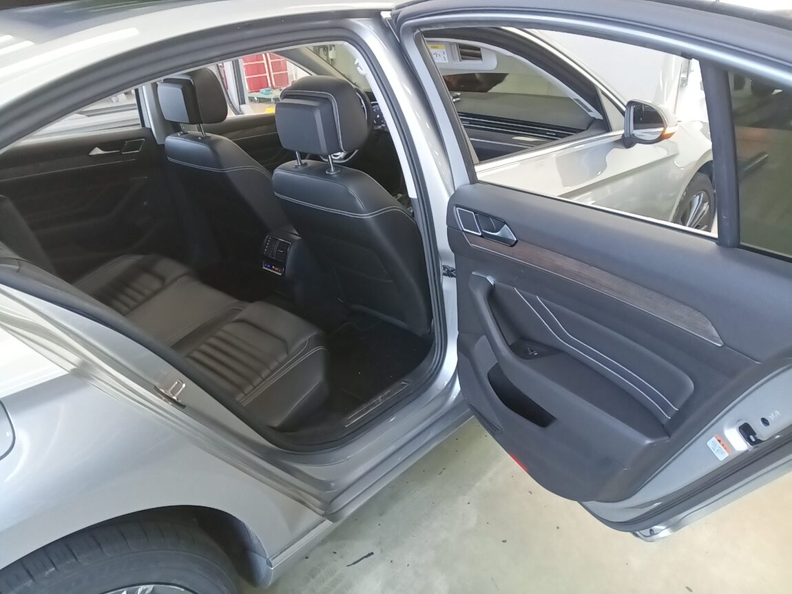 VOLKSWAGEN PASSAT GT (8TH GEN) 2.0 TDI 4MOTION PRESTIGE 2021 - zdjęcie 13