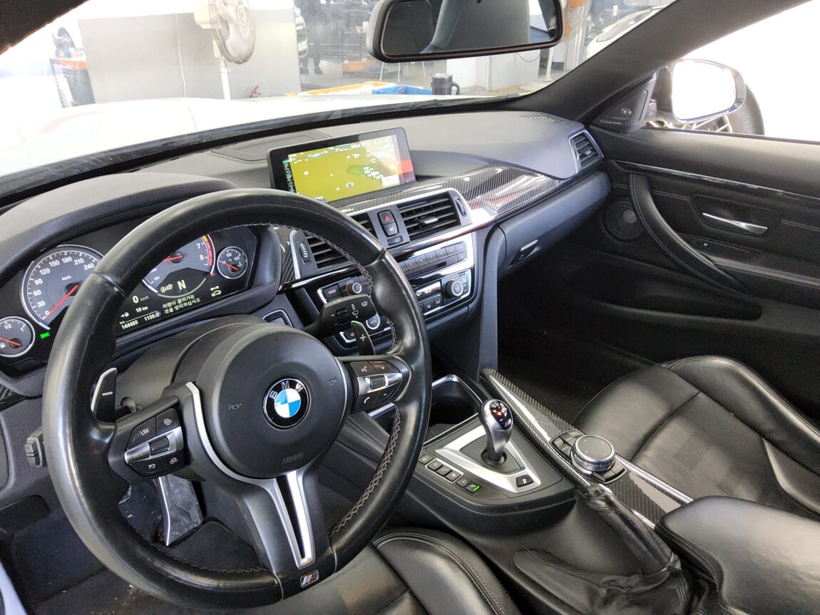 BMW M4 M4 COUPE PERFORMANCE SILENCE EDITION 2016 - zdjęcie 11