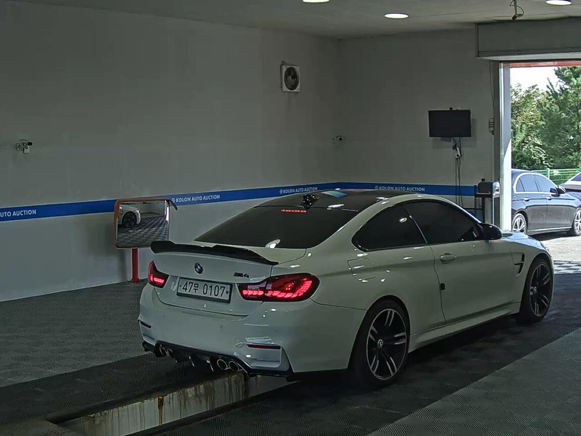 BMW M4 M4 COUPE PERFORMANCE SILENCE EDITION 2016 - zdjęcie 5