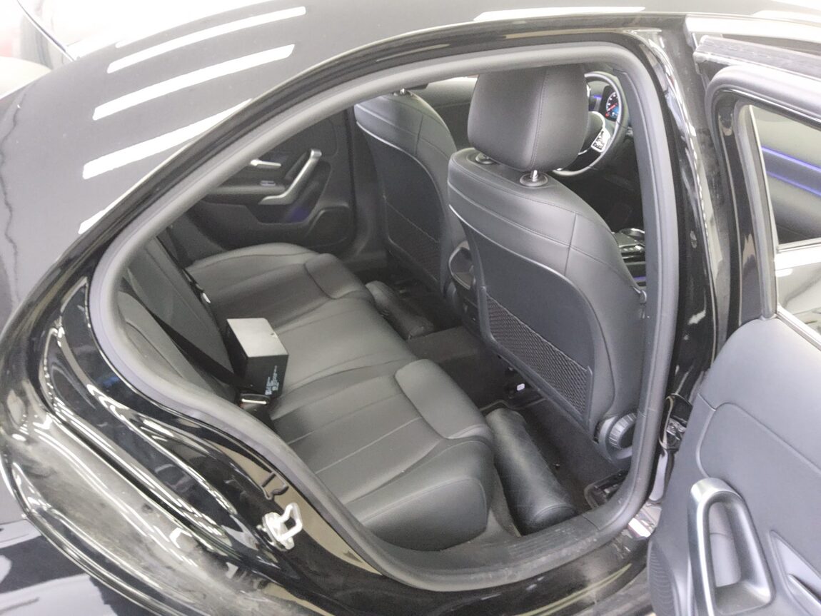 MERCEDES-BENZ A-CLASS (4TH GEN) A250 4MATIC SEDAN 2021 - zdjęcie 13