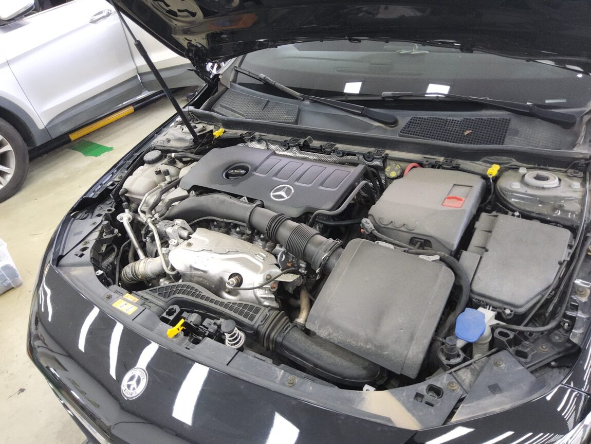 MERCEDES-BENZ A-CLASS (4TH GEN) A250 4MATIC SEDAN 2021 - zdjęcie 19