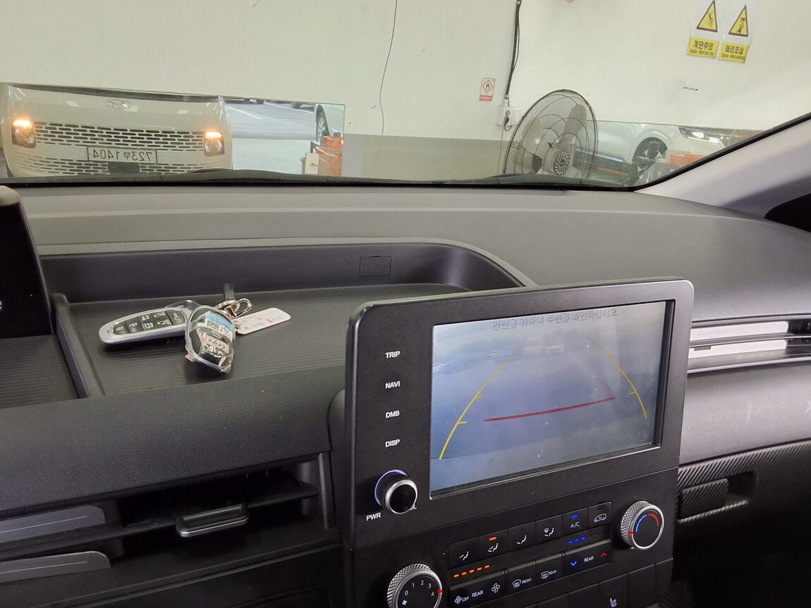 HYUNDAI STARIA 2.2 DIESEL TOURER 11-SEATER 2WD MODERN 2022 - zdjęcie 18