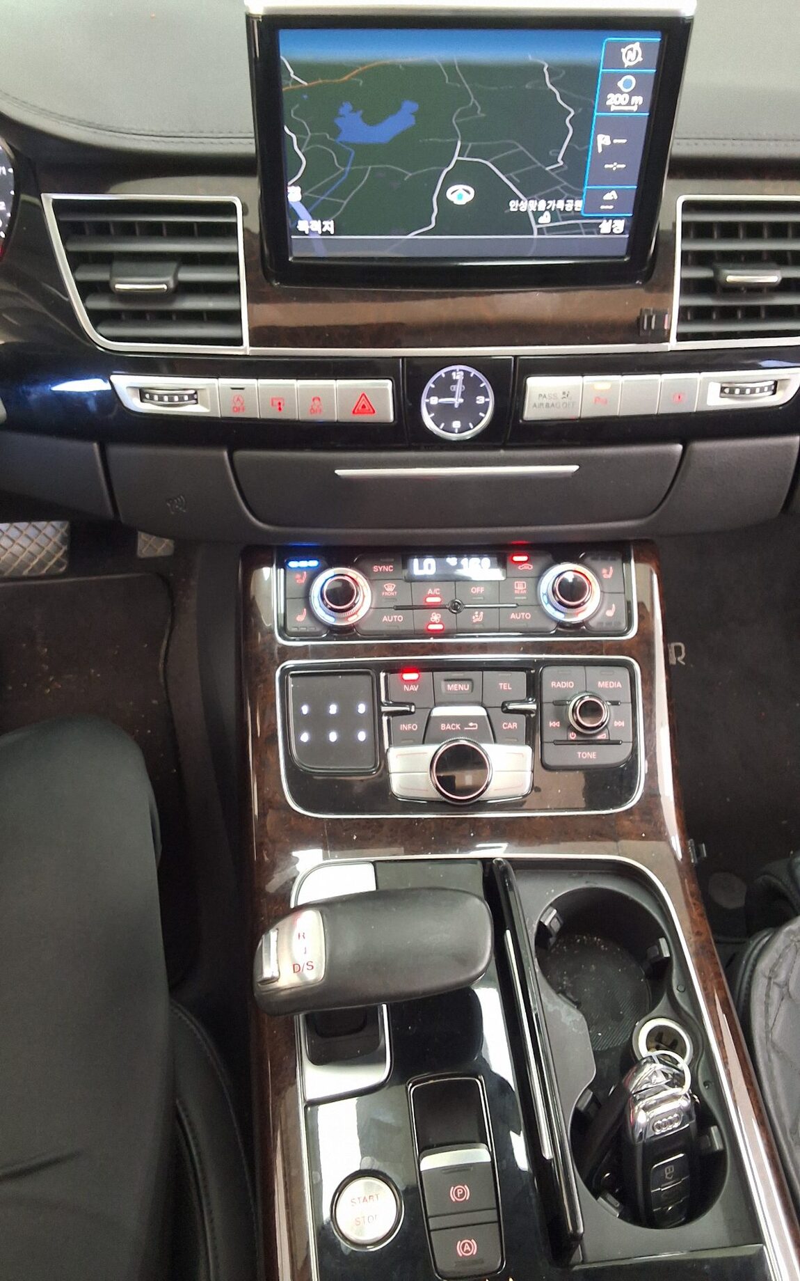 AUDI A8 (3RD GEN) 50 TFSI QUATTRO LWB 2015 - zdjęcie 18