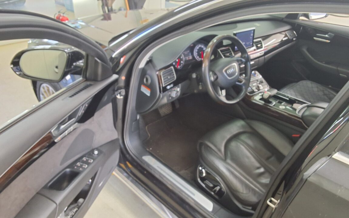 AUDI A8 (3RD GEN) 50 TFSI QUATTRO LWB 2015 - zdjęcie 10