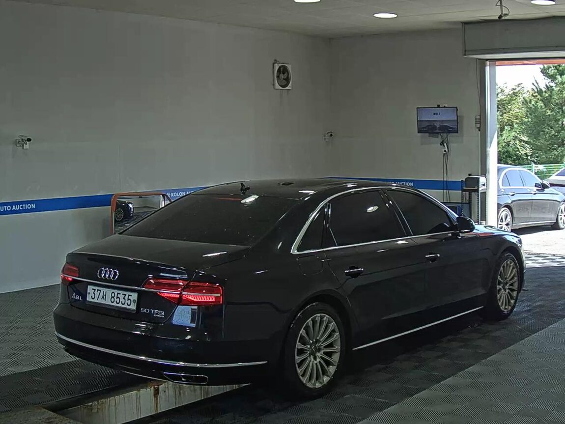 AUDI A8 (3RD GEN) 50 TFSI QUATTRO LWB 2015 - zdjęcie 5