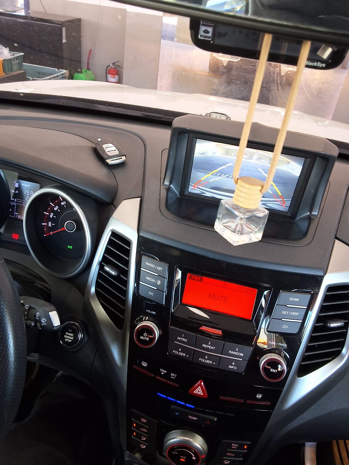 KG MOBILITY (SSANGYONG) TIVOLI DIESEL 2WD VX 2016 - zdjęcie 17
