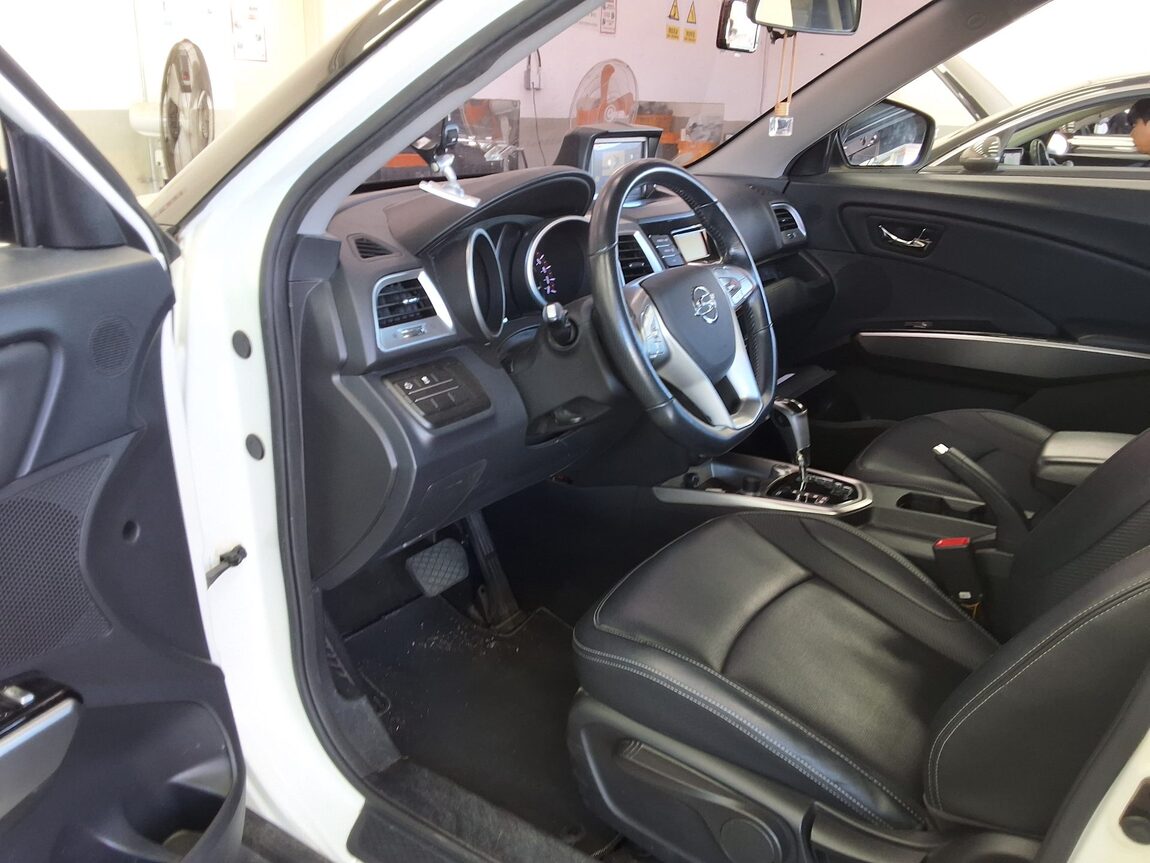 KG MOBILITY (SSANGYONG) TIVOLI DIESEL 2WD VX 2016 - zdjęcie 10