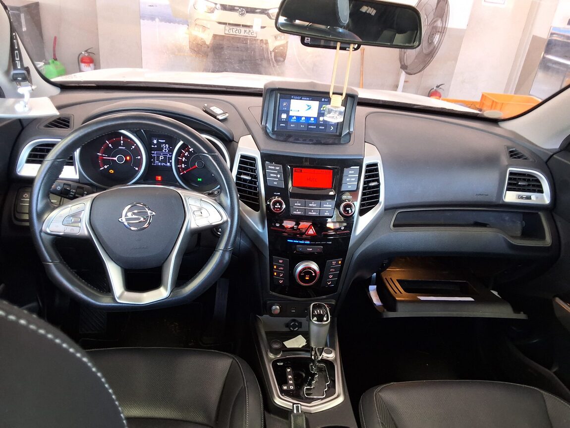 KG MOBILITY (SSANGYONG) TIVOLI DIESEL 2WD VX 2016 - zdjęcie 11