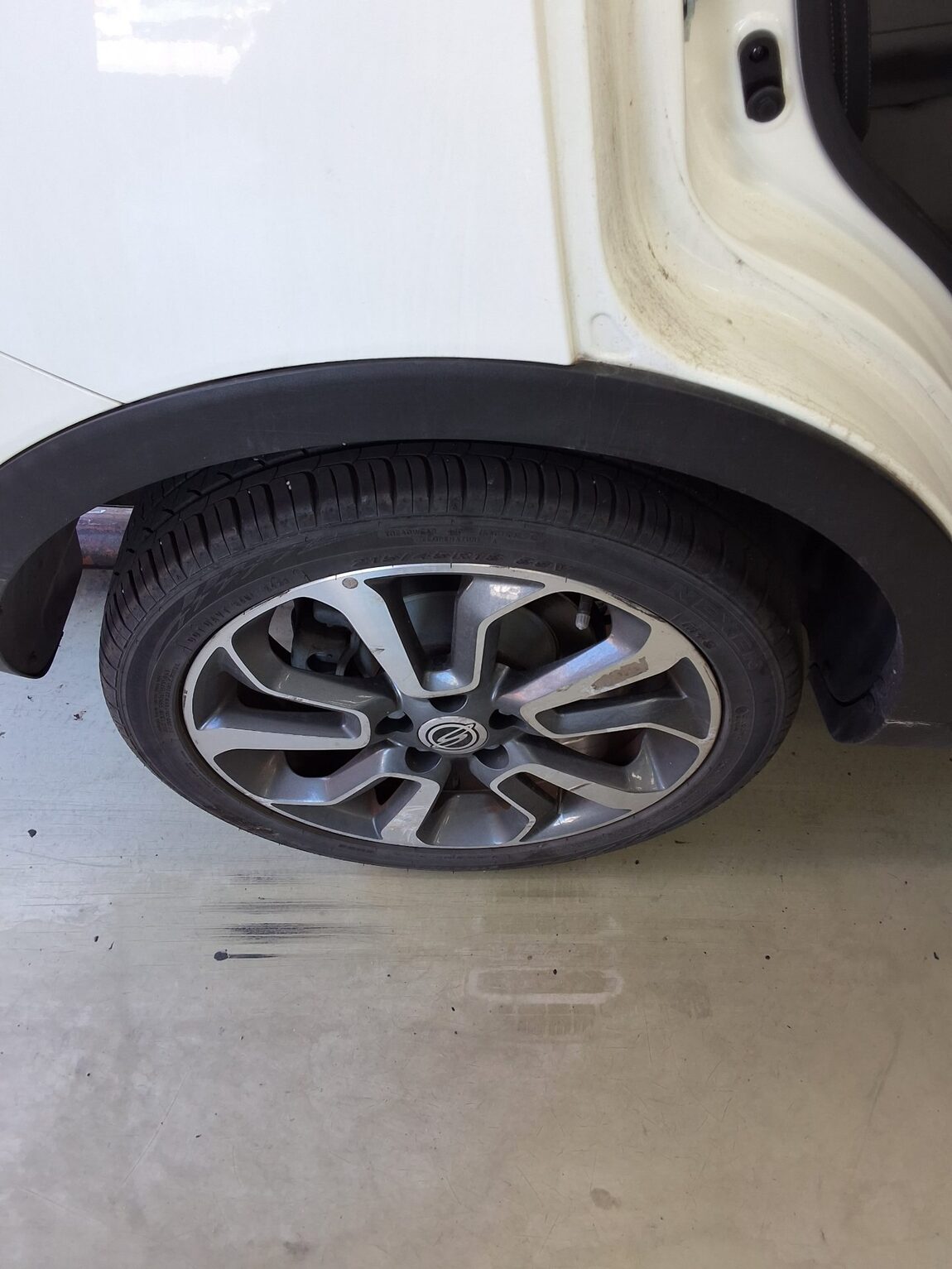 KG MOBILITY (SSANGYONG) TIVOLI DIESEL 2WD VX 2016 - zdjęcie 23