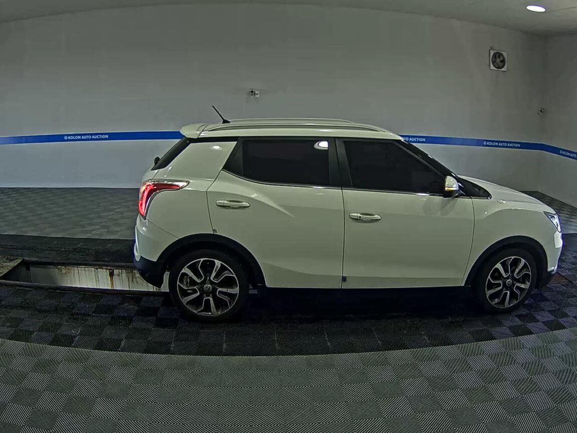 KG MOBILITY (SSANGYONG) TIVOLI DIESEL 2WD VX 2016 - zdjęcie 4