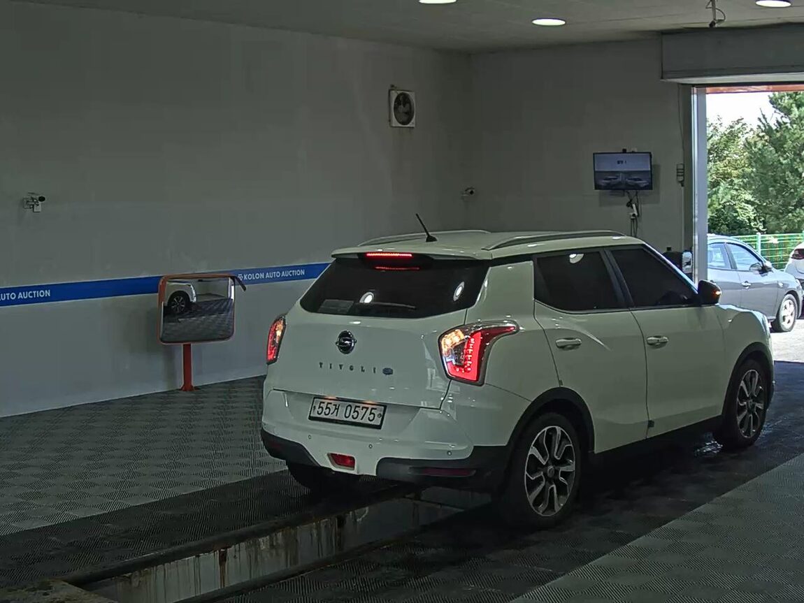 KG MOBILITY (SSANGYONG) TIVOLI DIESEL 2WD VX 2016 - zdjęcie 5