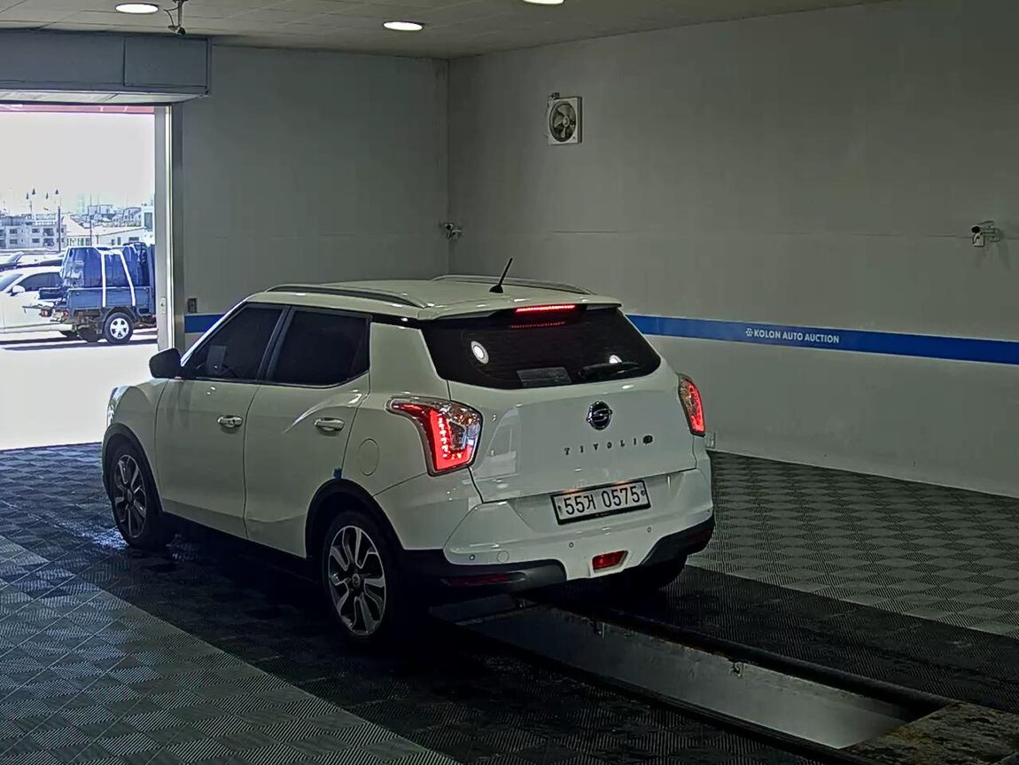 KG MOBILITY (SSANGYONG) TIVOLI DIESEL 2WD VX 2016 - zdjęcie 6