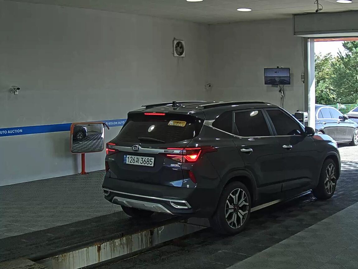 KIA SELTOS 1.6 GASOLINE 2WD SIGNATURE 2021 - zdjęcie 5