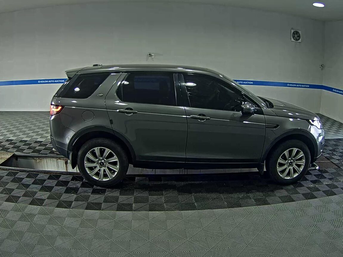 LAND ROVER DISCOVERY SPORT 2.0 TD4 SE 2016 - zdjęcie 4