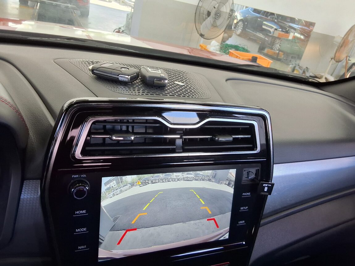 KG MOBILITY (SSANGYONG) VERY NEW TIVOLI 1.5 GASOLINE 2WD LIMITED EDITION 2021 - zdjęcie 19
