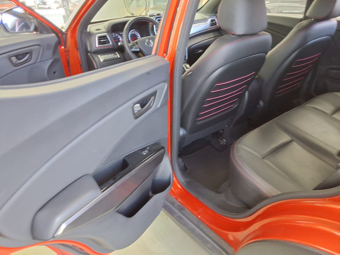KG MOBILITY (SSANGYONG) VERY NEW TIVOLI 1.5 GASOLINE 2WD LIMITED EDITION 2021 - zdjęcie 12