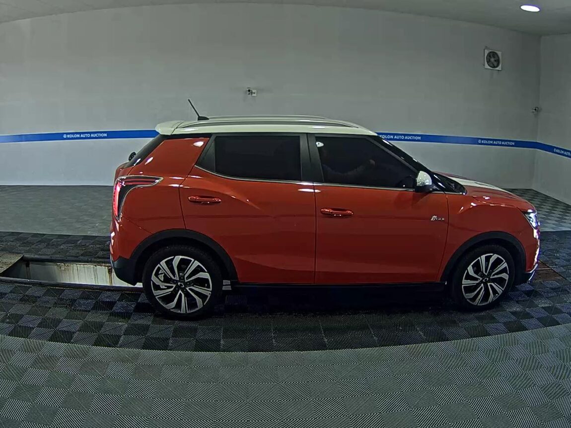 KG MOBILITY (SSANGYONG) VERY NEW TIVOLI 1.5 GASOLINE 2WD LIMITED EDITION 2021 - zdjęcie 4