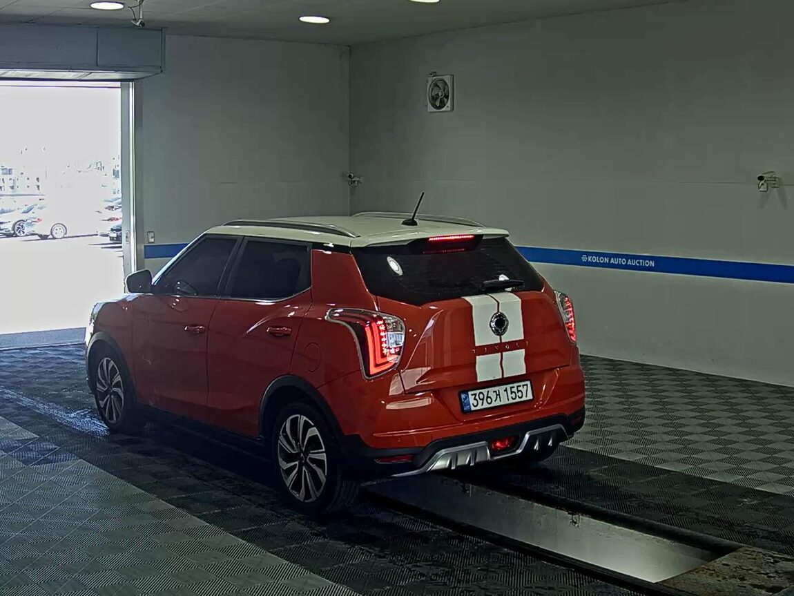 KG MOBILITY (SSANGYONG) VERY NEW TIVOLI 1.5 GASOLINE 2WD LIMITED EDITION 2021 - zdjęcie 6