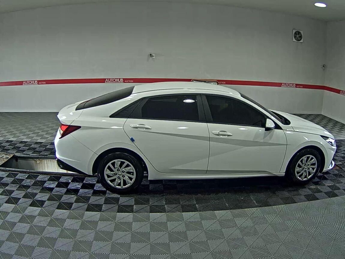 HYUNDAI AVANTE (CN7) 1.6 GASOLINE SMART 2023 - zdjęcie 4