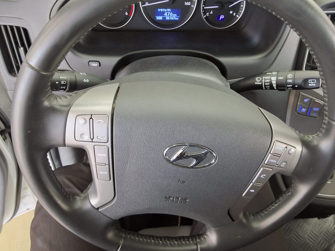 HYUNDAI THE NEW GRAND STAREX 12-SEATER DIESEL MODERN 2018 - zdjęcie 20