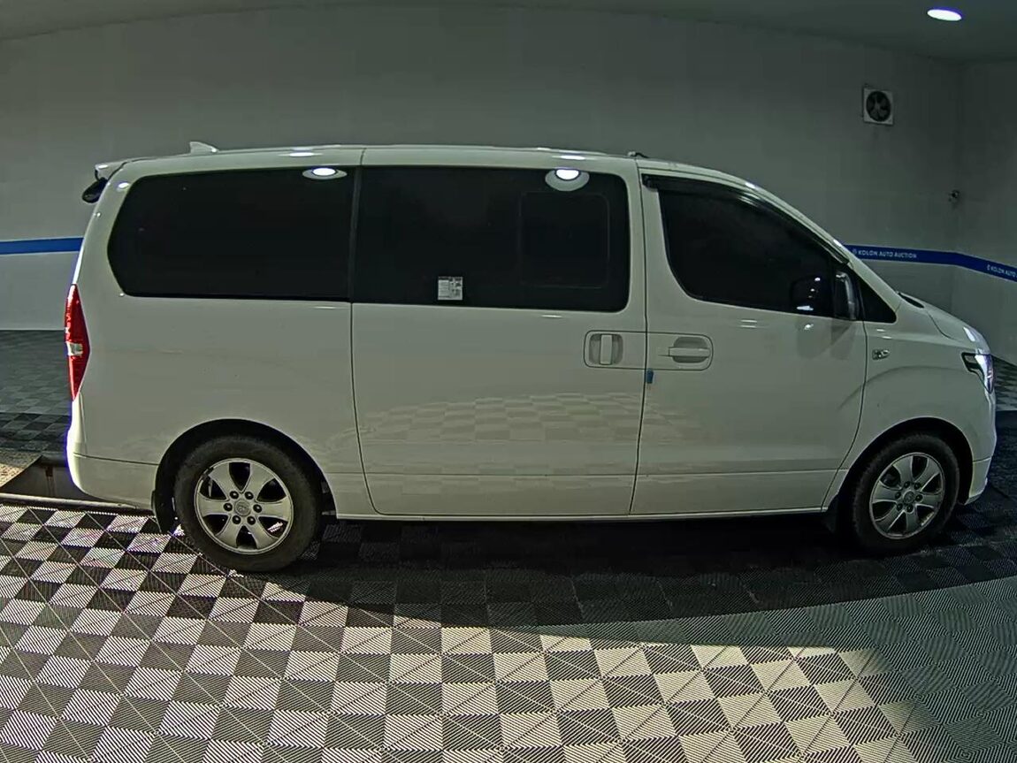 HYUNDAI THE NEW GRAND STAREX 12-SEATER DIESEL MODERN 2018 - zdjęcie 4