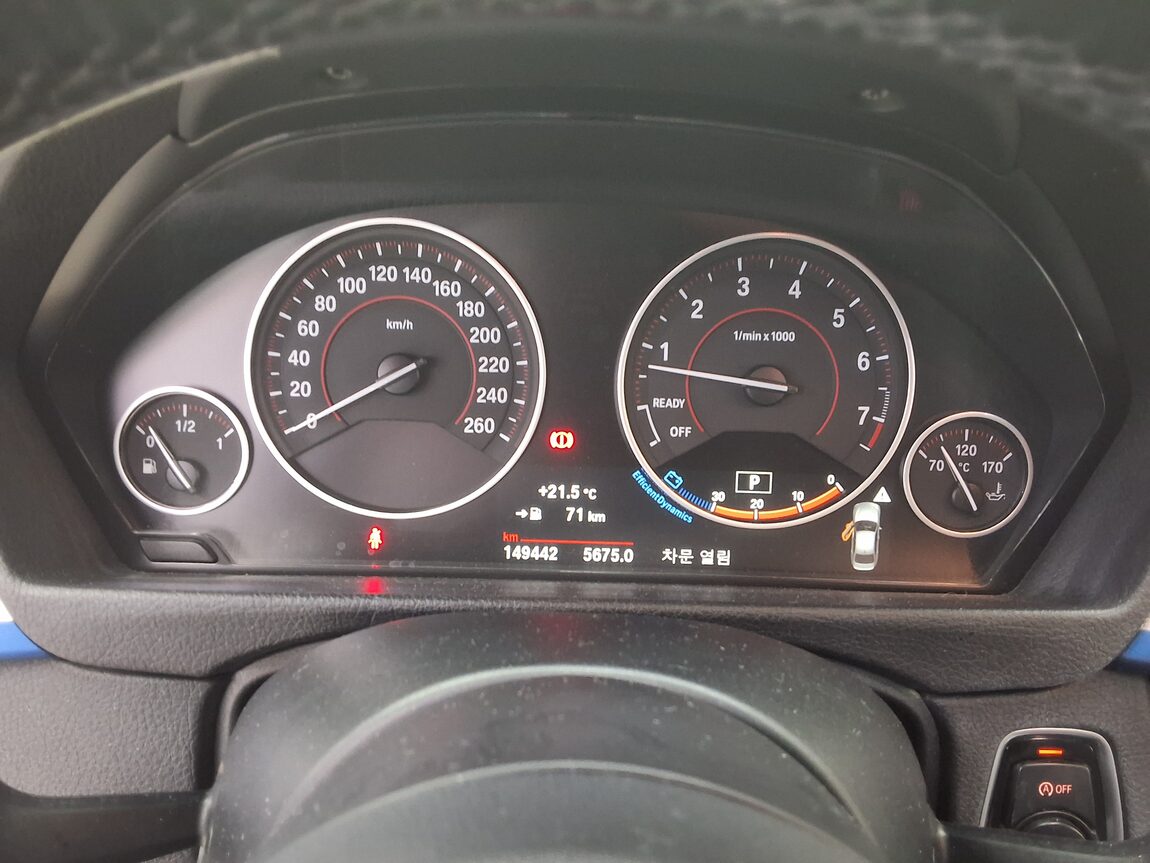 BMW 3 SERIES (6TH GEN) 320i M SPORT 2016 - zdjęcie 10