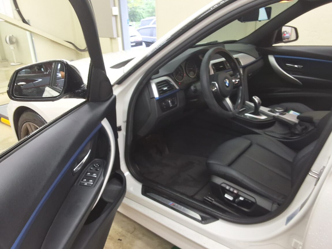 BMW 3 SERIES (6TH GEN) 320i M SPORT 2016 - zdjęcie 11