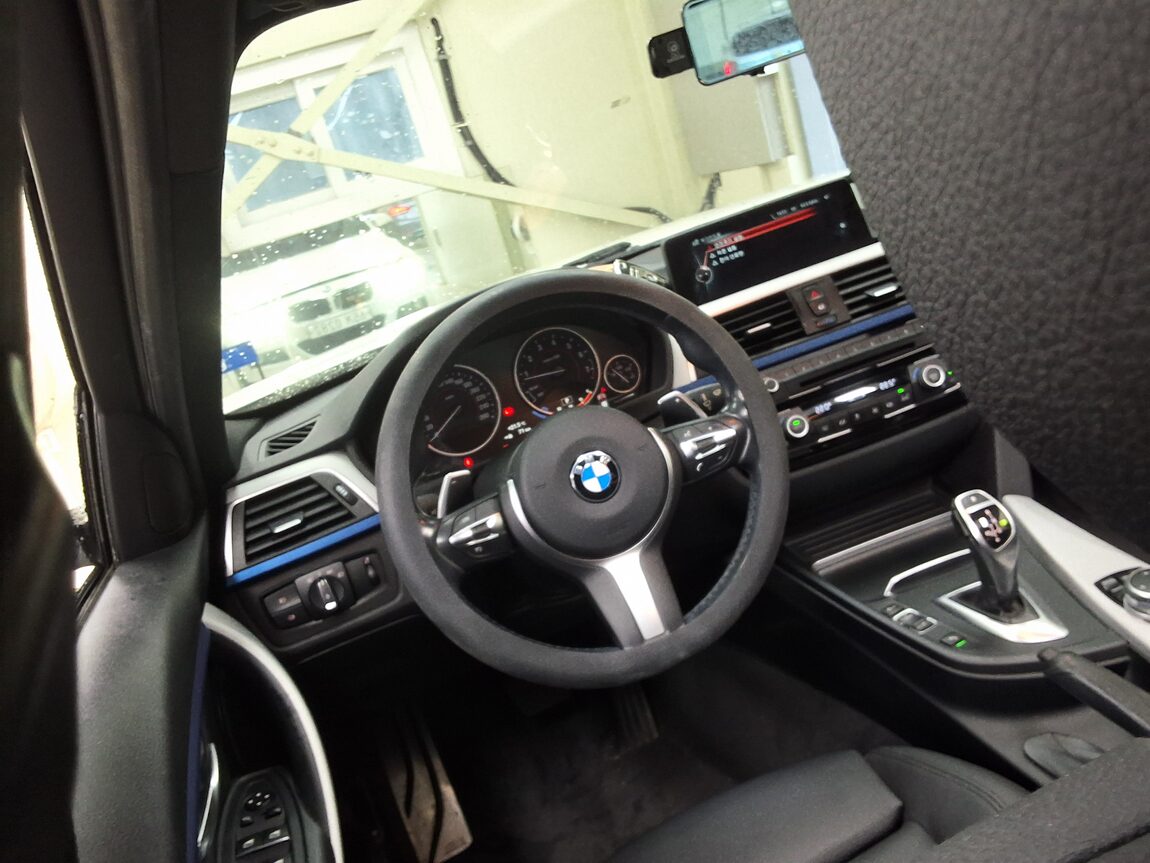BMW 3 SERIES (6TH GEN) 320i M SPORT 2016 - zdjęcie 12