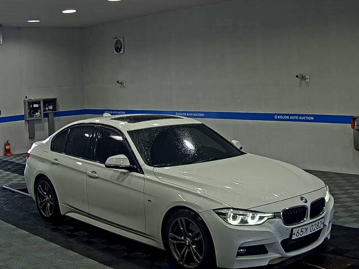 BMW 3 SERIES (6TH GEN) 320i M SPORT 2016 - zdjęcie 3
