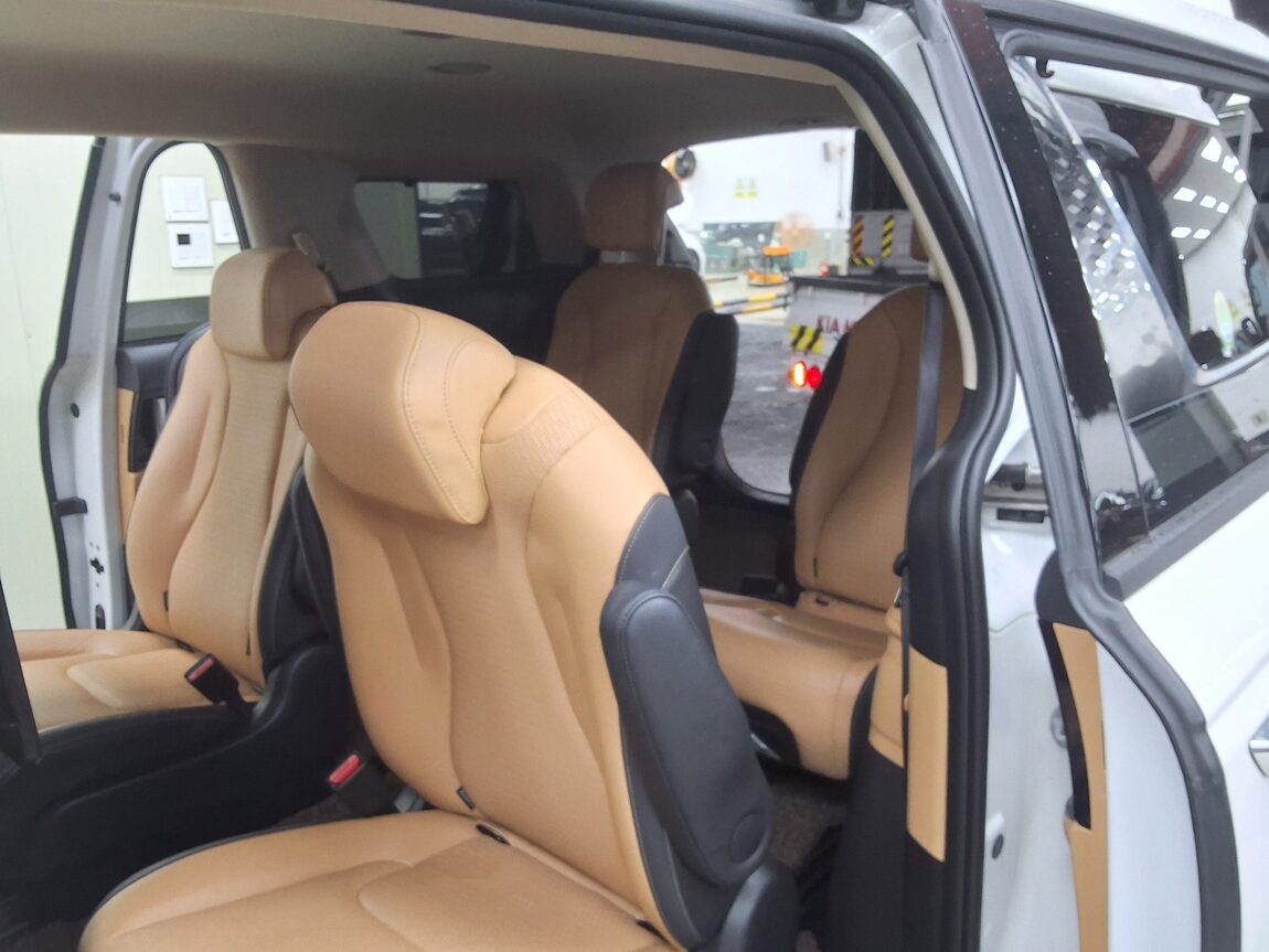 KIA NEW CARNIVAL (KA4) 9-SEATER GASOLINE SIGNATURE 2023 - zdjęcie 13