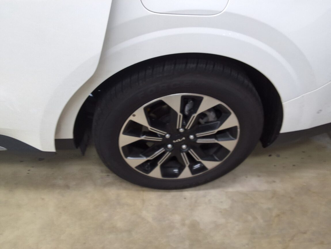 KIA NEW CARNIVAL (KA4) 9-SEATER GASOLINE SIGNATURE 2023 - zdjęcie 20