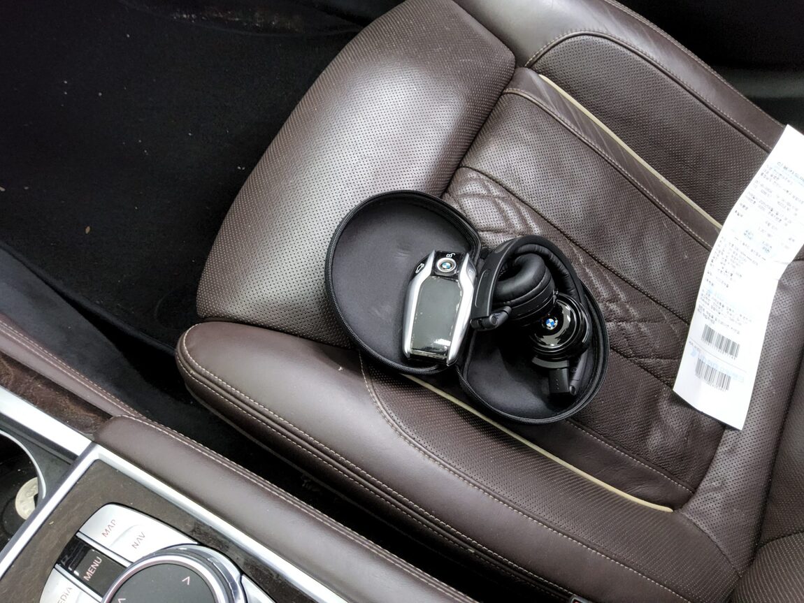 BMW 7 SERIES (6TH GEN) 750Li xDRIVE 2017 - zdjęcie 20