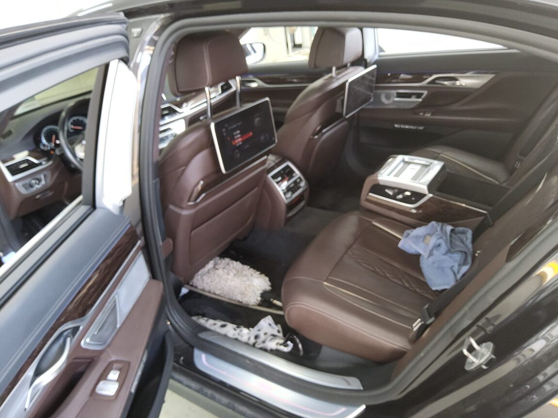 BMW 7 SERIES (6TH GEN) 750Li xDRIVE 2017 - zdjęcie 12