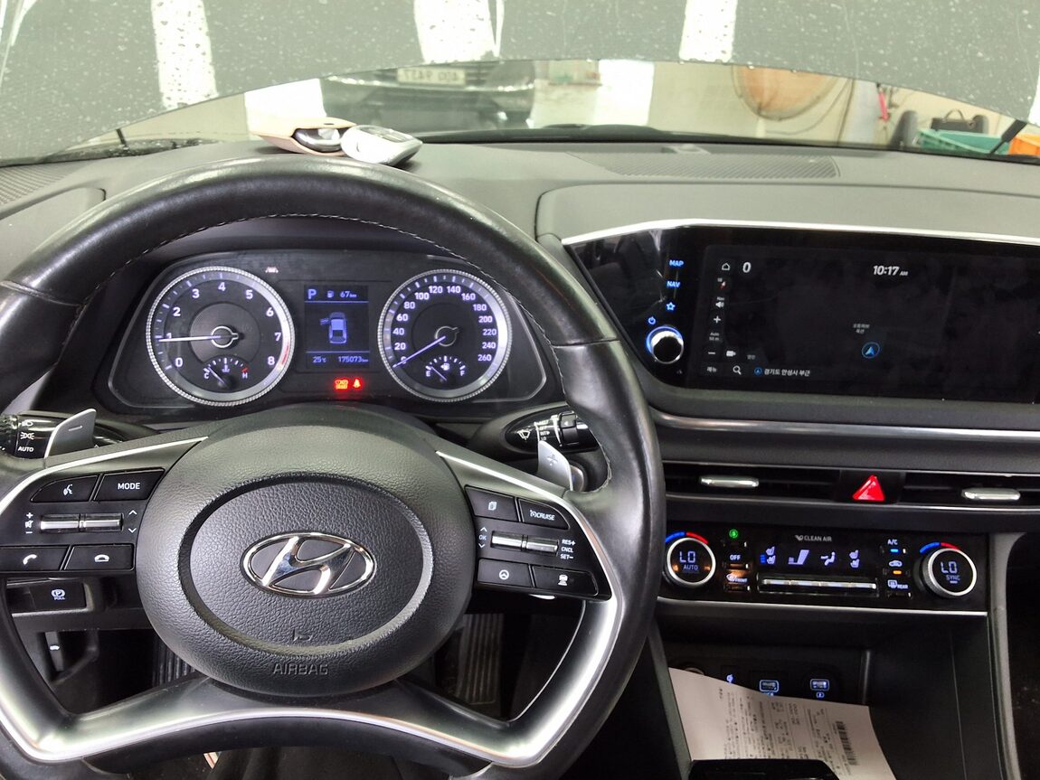 HYUNDAI SONATA (DN8) G2.0 PREMIUM FAMILY 2020 - zdjęcie 18