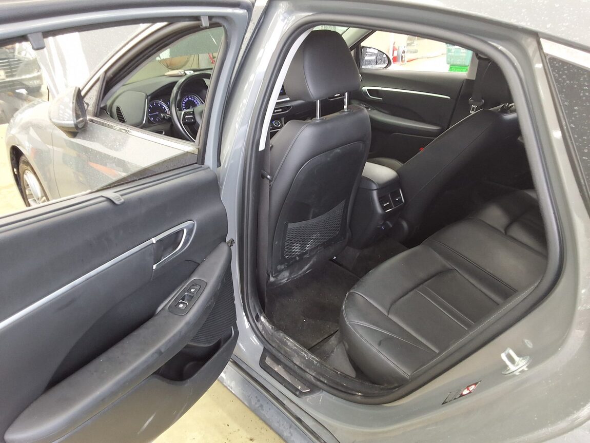 HYUNDAI SONATA (DN8) G2.0 PREMIUM FAMILY 2020 - zdjęcie 13